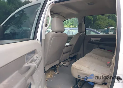 2008 Dodge Ram 1500 Sxt/Slt z USA, uszkodzony, nr VIN 3D7KS19D48G227526